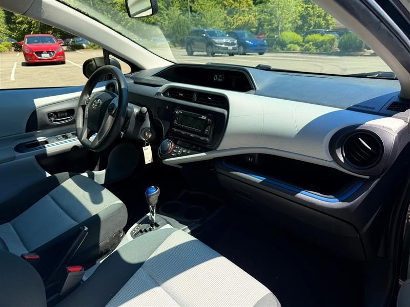 Toyota Prius c Two 2012