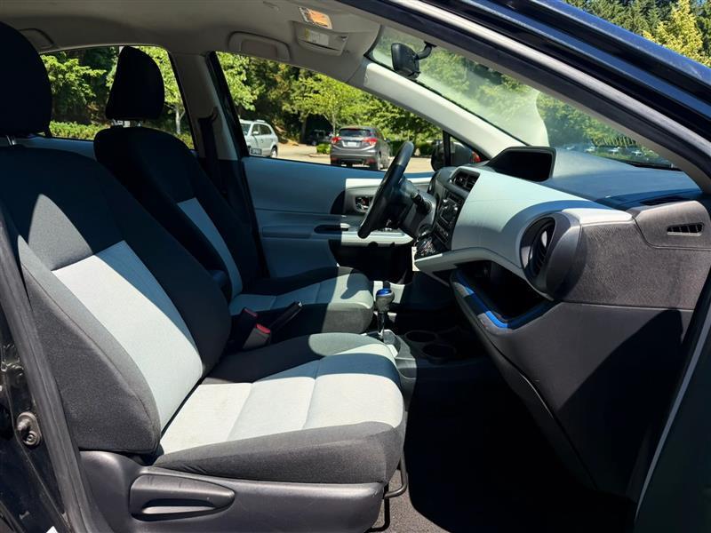 Toyota Prius c Two 2012