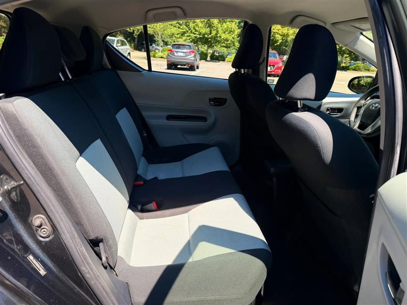 Toyota Prius c Two 2012