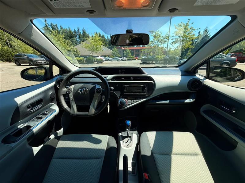 Toyota Prius c Two 2012