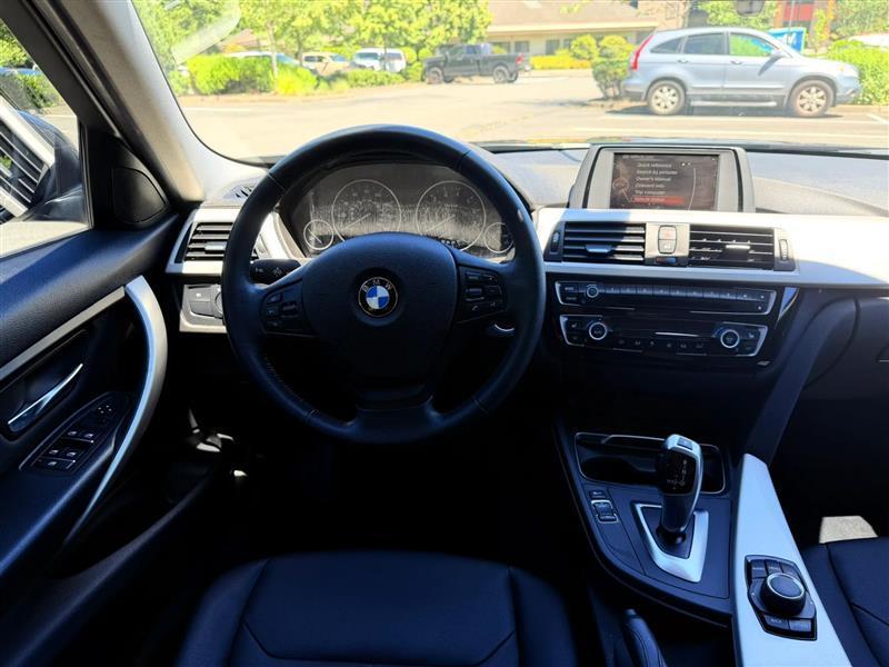 BMW 3-Series 320i xDrive Sedan 2016