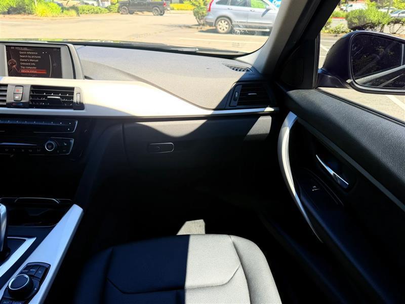 BMW 3-Series 320i xDrive Sedan 2016