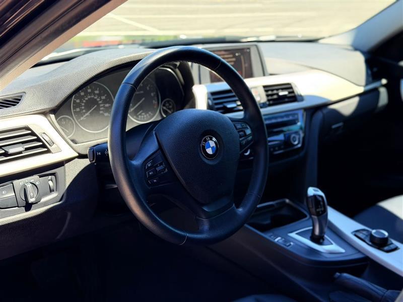 BMW 3-Series 320i xDrive Sedan 2016