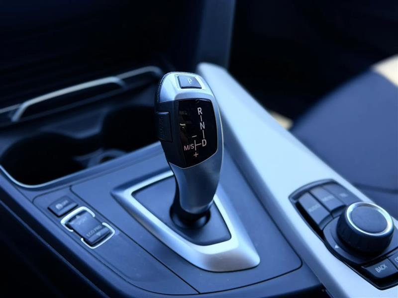 BMW 3-Series 320i xDrive Sedan 2016