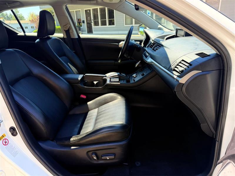 Lexus CT 200h Base 2013
