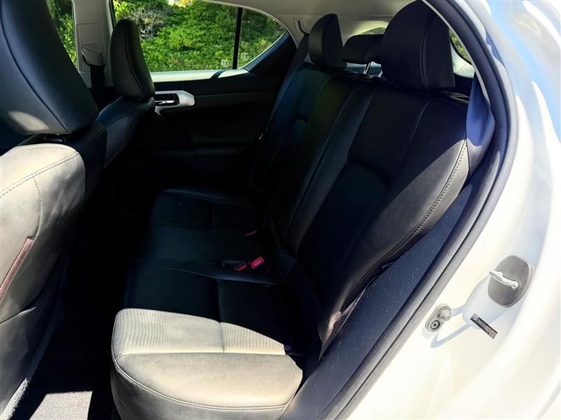 Lexus CT 200h Base 2013
