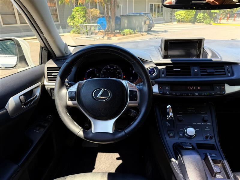 Lexus CT 200h Base 2013