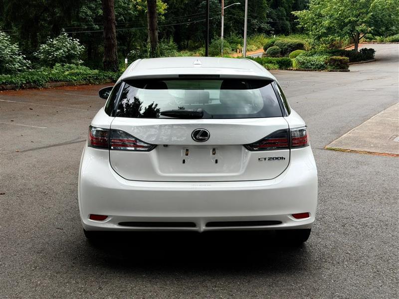Lexus CT 200h Base 2013