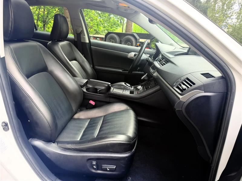 Lexus CT 200h Base 2013