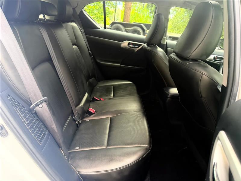 Lexus CT 200h Base 2013