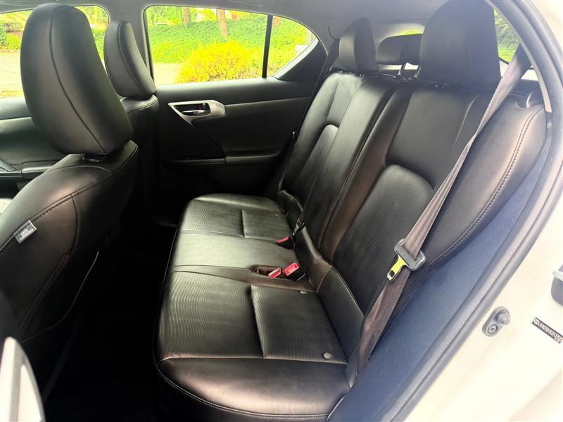 Lexus CT 200h Base 2013