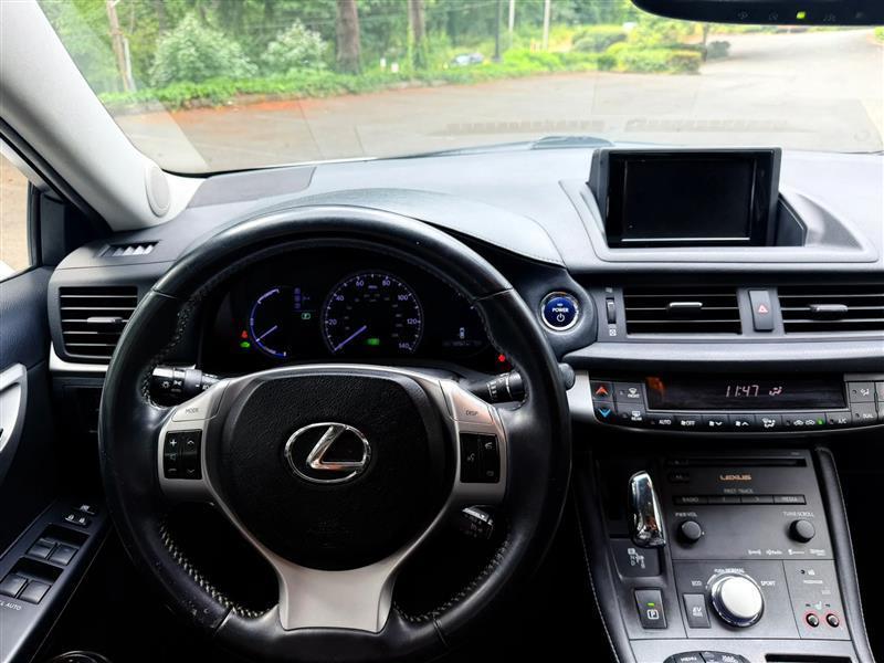 Lexus CT 200h Base 2013