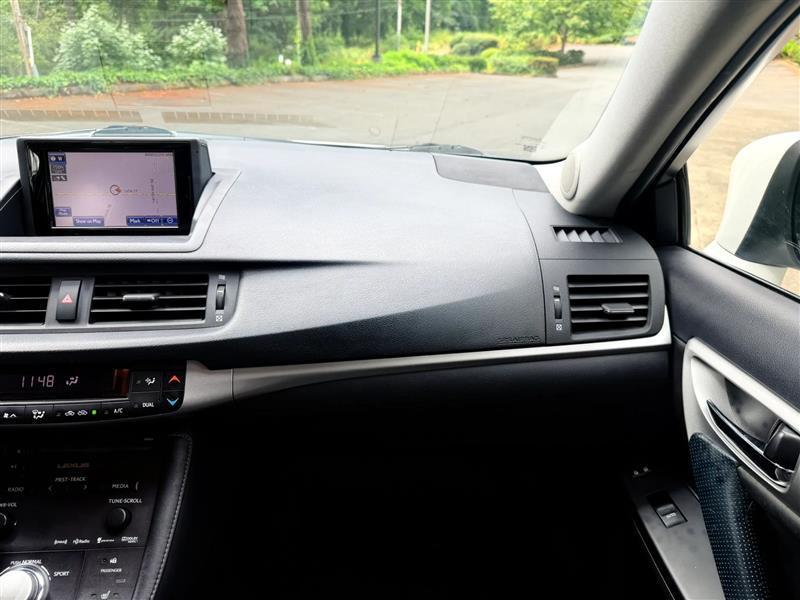 Lexus CT 200h Base 2013
