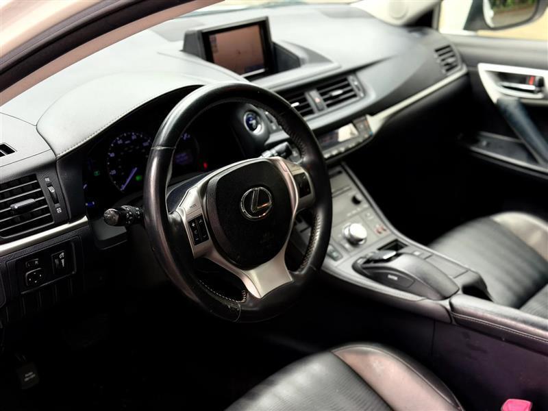 Lexus CT 200h Base 2013
