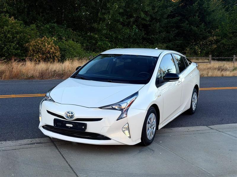 Toyota Prius Two 2016