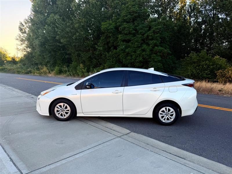 Toyota Prius Two 2016