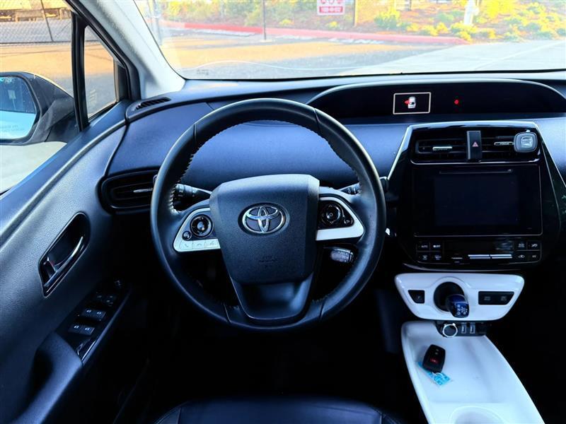Toyota Prius Two 2016