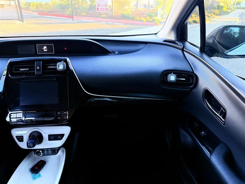 Toyota Prius Two 2016