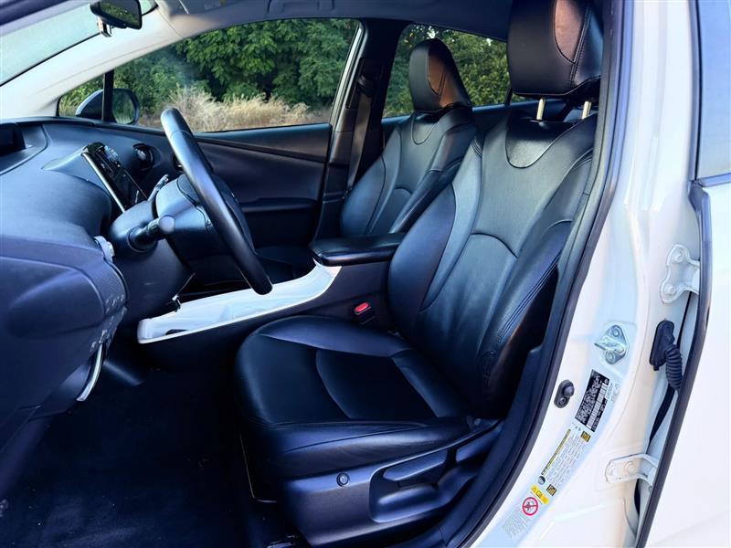 Toyota Prius Two 2016