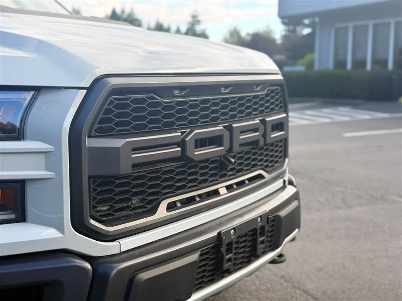 Ford F-150 Raptor SuperCrew 4WD 2017