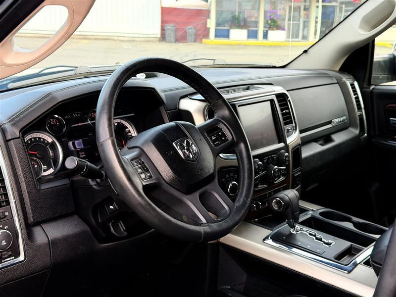 RAM 1500 Laramie Crew Cab SWB 4WD 2013