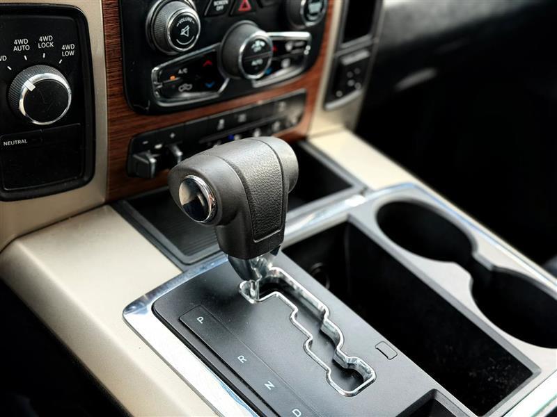 RAM 1500 Laramie Crew Cab SWB 4WD 2013