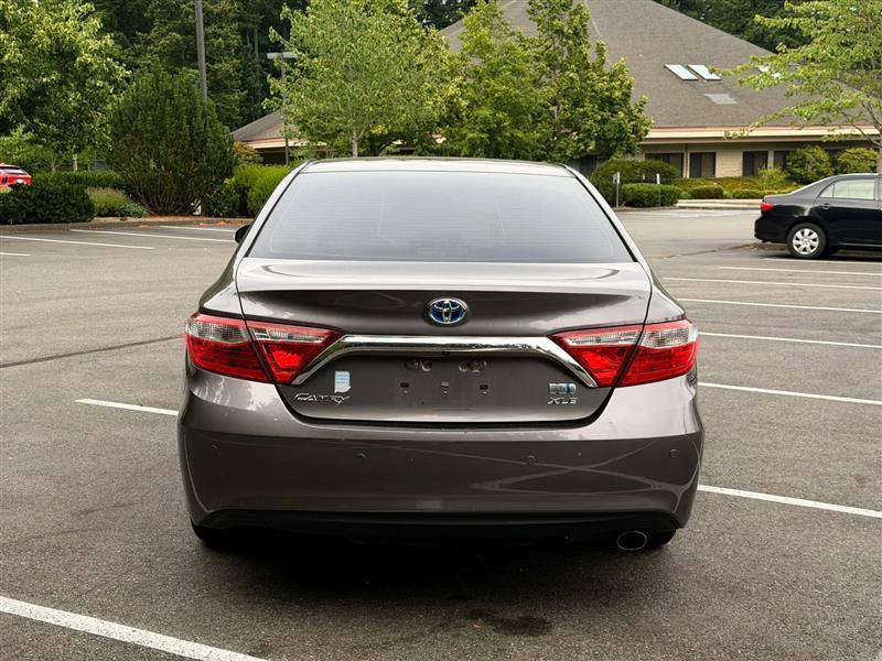 Toyota Camry Hybrid XLE 2017