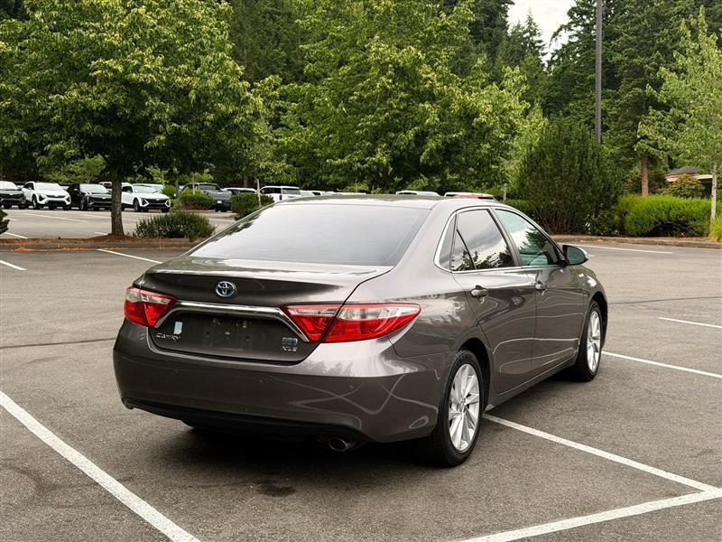 Toyota Camry Hybrid XLE 2017
