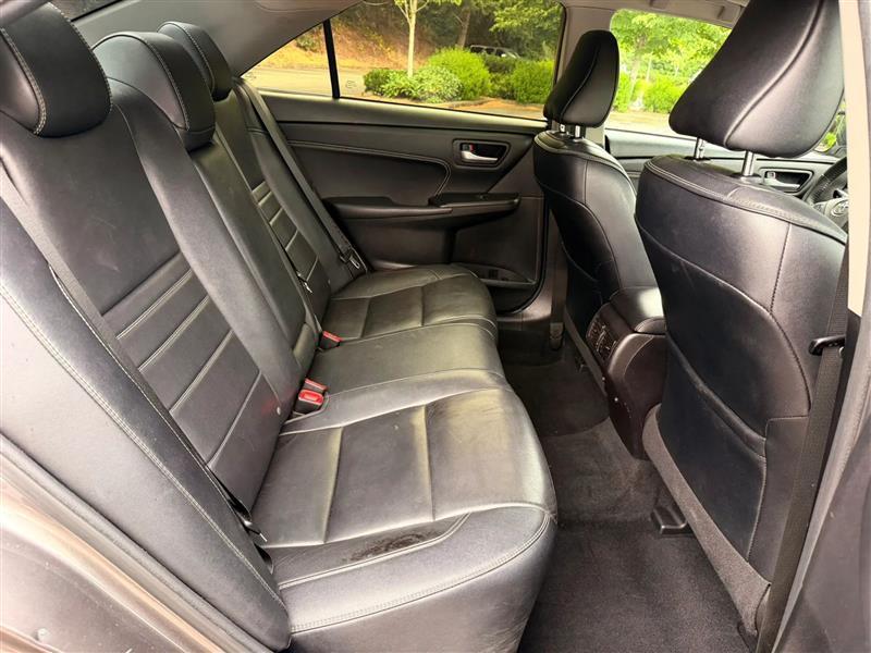 Toyota Camry Hybrid XLE 2017