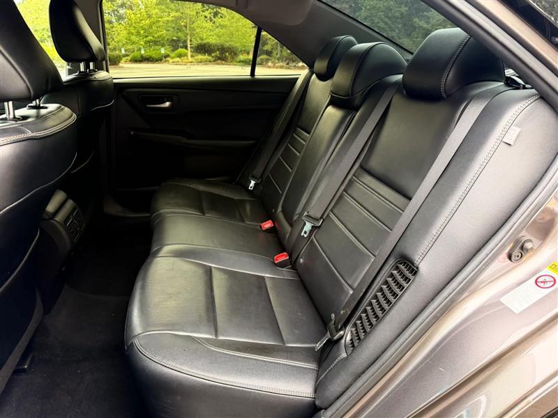Toyota Camry Hybrid XLE 2017