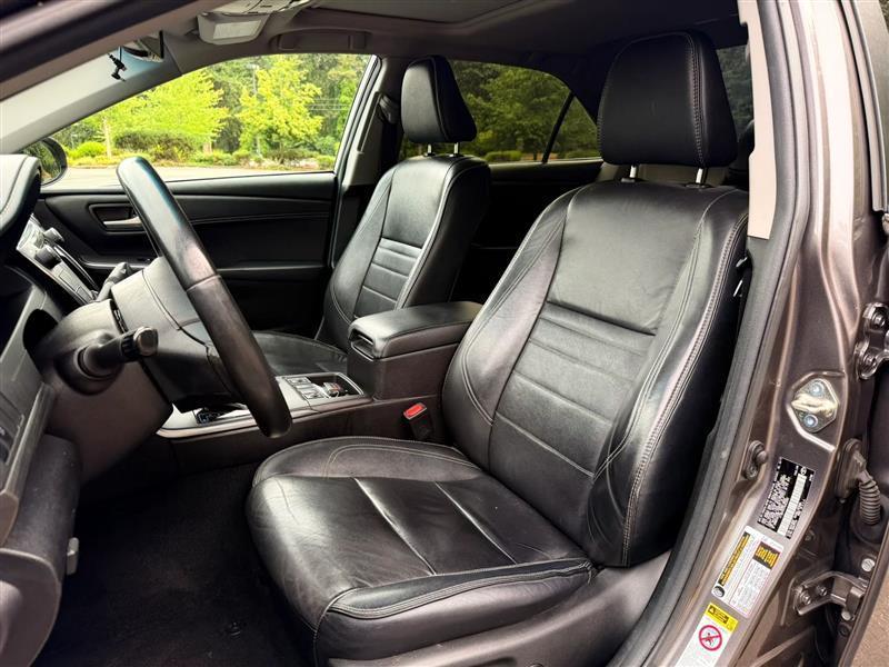 Toyota Camry Hybrid XLE 2017