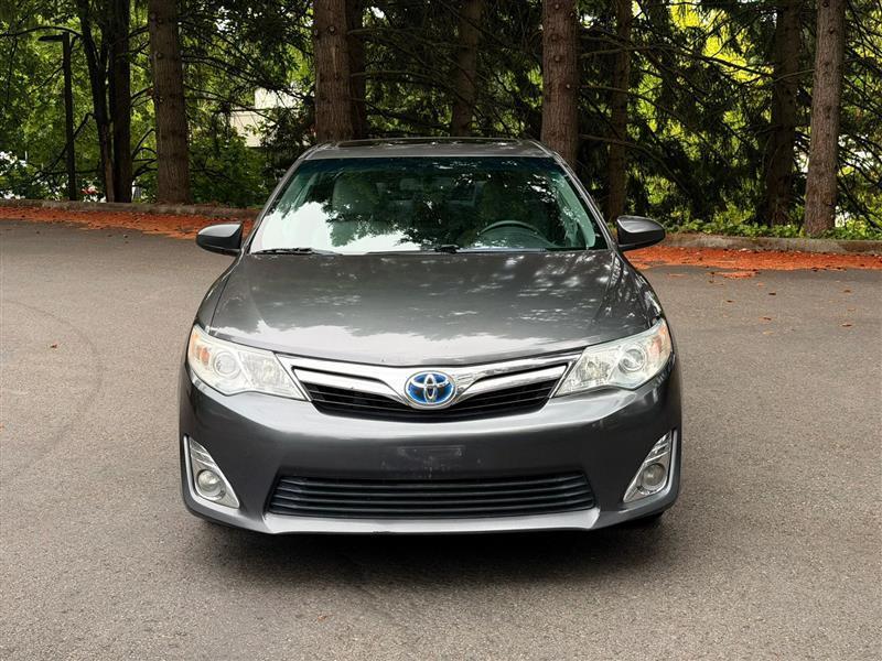 Toyota Camry Hybrid XLE 2013