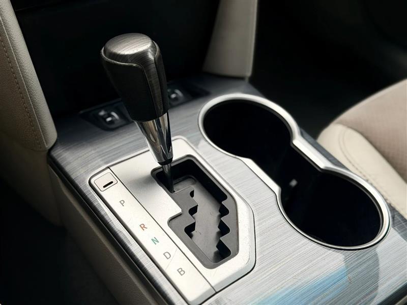 Toyota Camry Hybrid XLE 2013