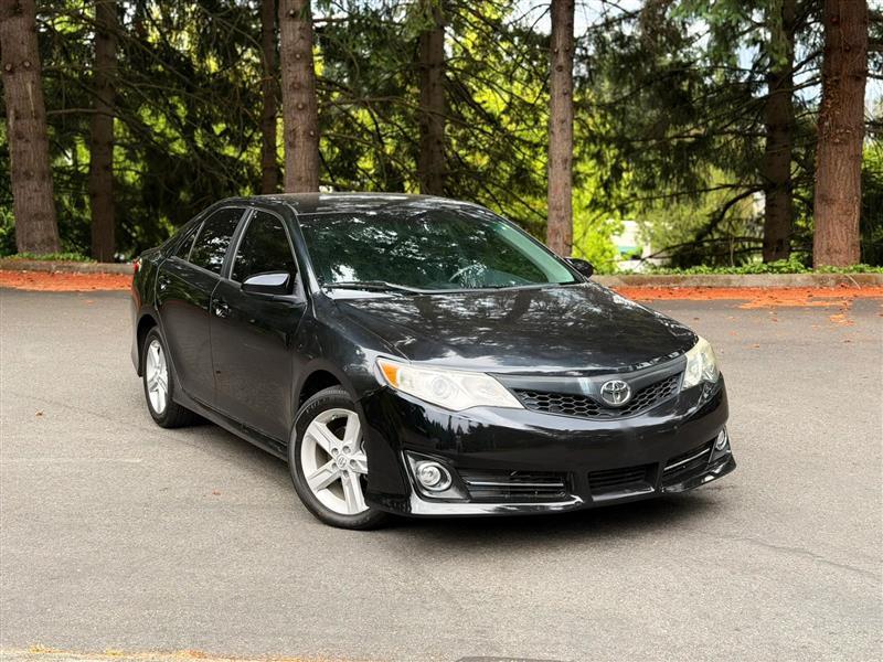 Toyota Camry SE 2014