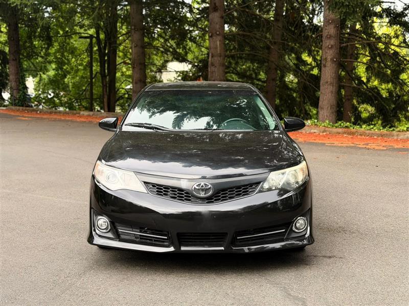 Toyota Camry SE 2014