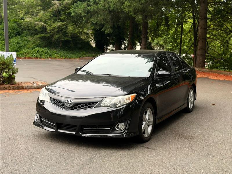 Toyota Camry SE 2014
