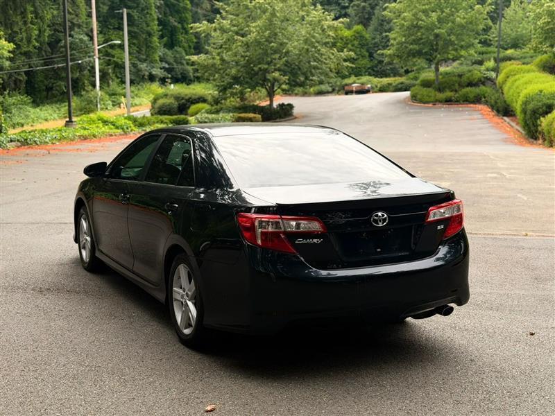 Toyota Camry SE 2014
