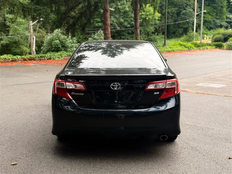 Toyota Camry SE 2014