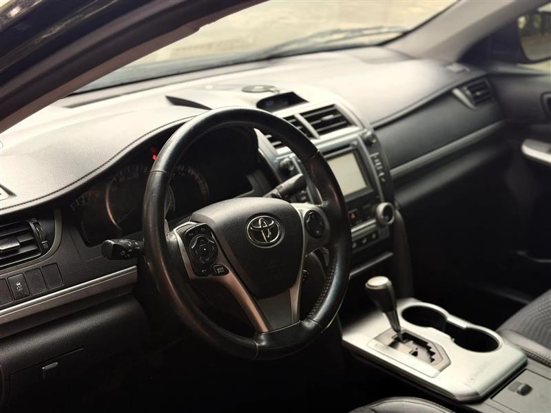 Toyota Camry SE 2014