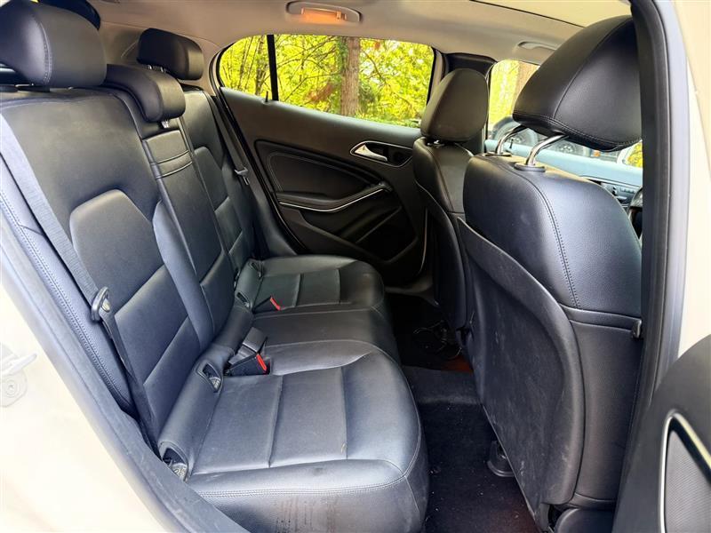 Mercedes-Benz GLA-Class GLA250 4MATIC 2015