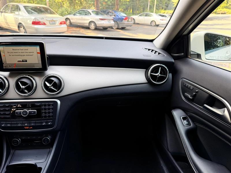 Mercedes-Benz GLA-Class GLA250 4MATIC 2015