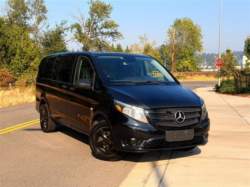 Mercedes-Benz Metris Passenger Van 2017