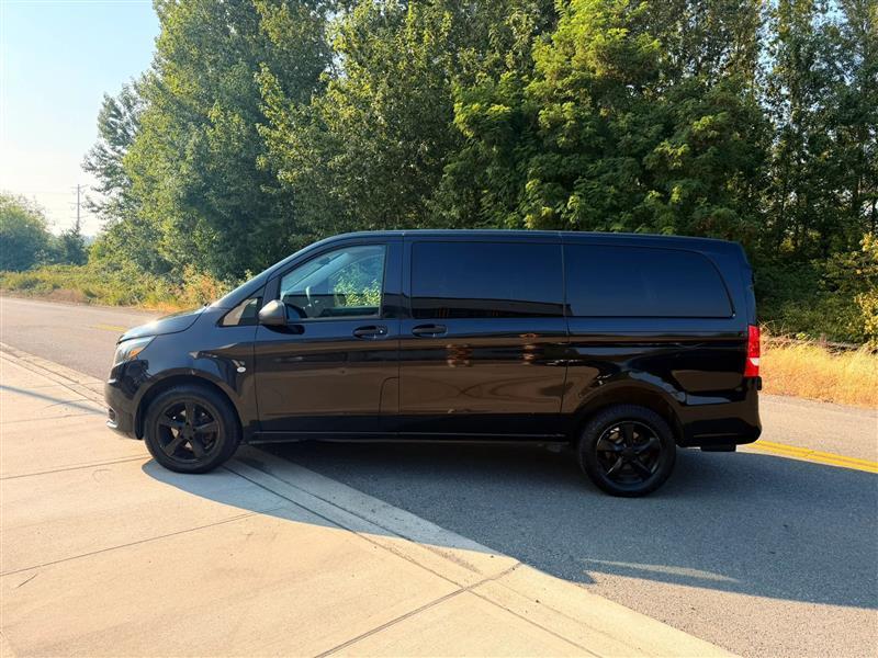 Mercedes-Benz Metris Passenger Van 2017