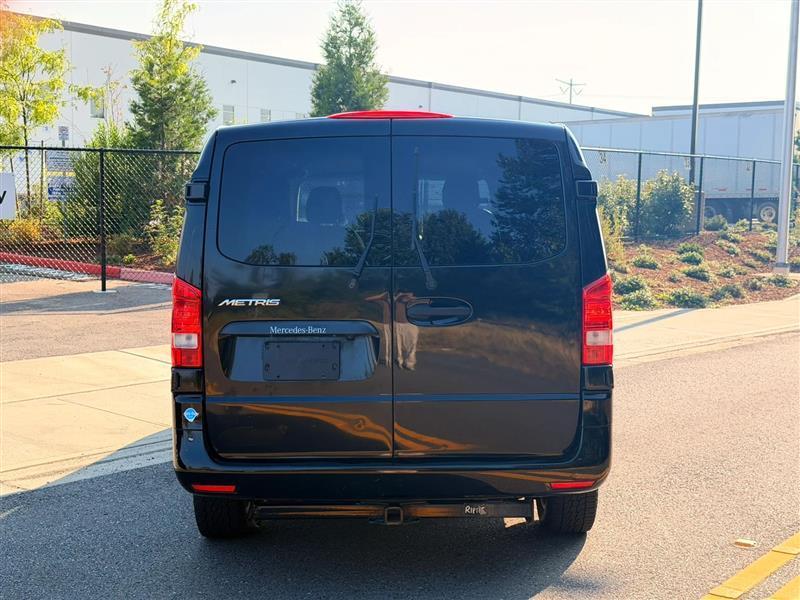 Mercedes-Benz Metris Passenger Van 2017