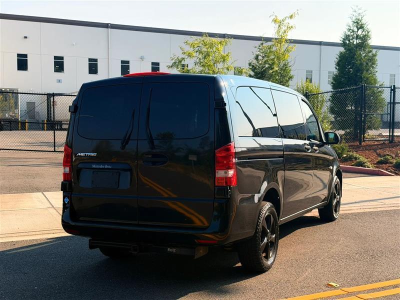 Mercedes-Benz Metris Passenger Van 2017