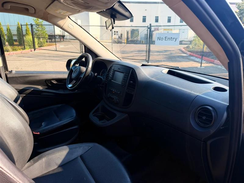 Mercedes-Benz Metris Passenger Van 2017