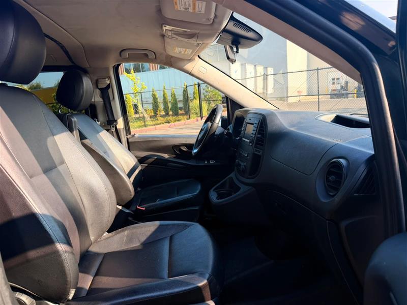 Mercedes-Benz Metris Passenger Van 2017