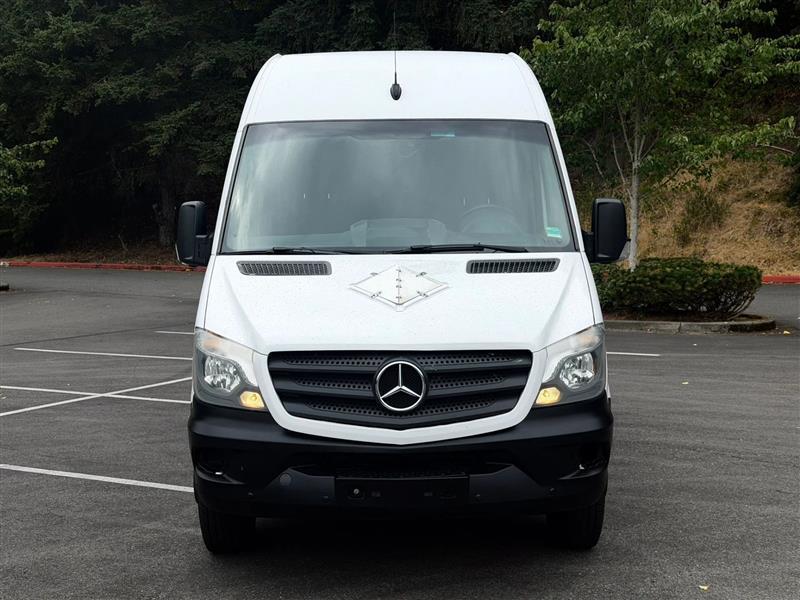 Mercedes-Benz Sprinter 3500 144-in. WB 2014