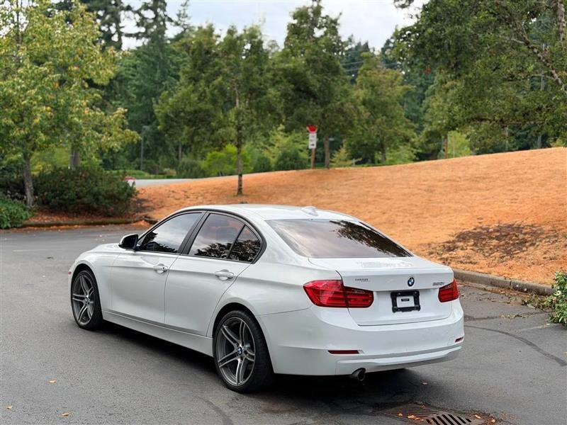 BMW 3-Series 320i Sedan 2014
