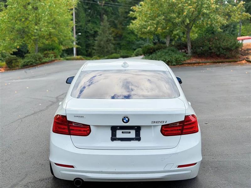 BMW 3-Series 320i Sedan 2014